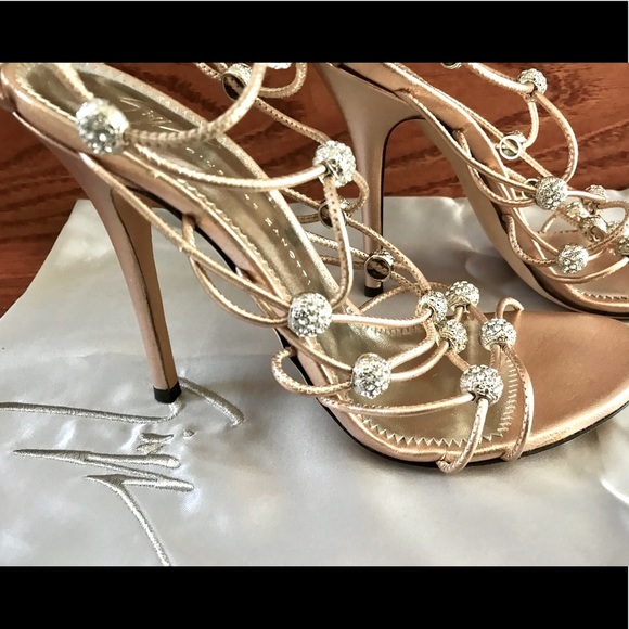 Authentic Giuseppe Zanotti leather sandal. - Picture 7 of 9